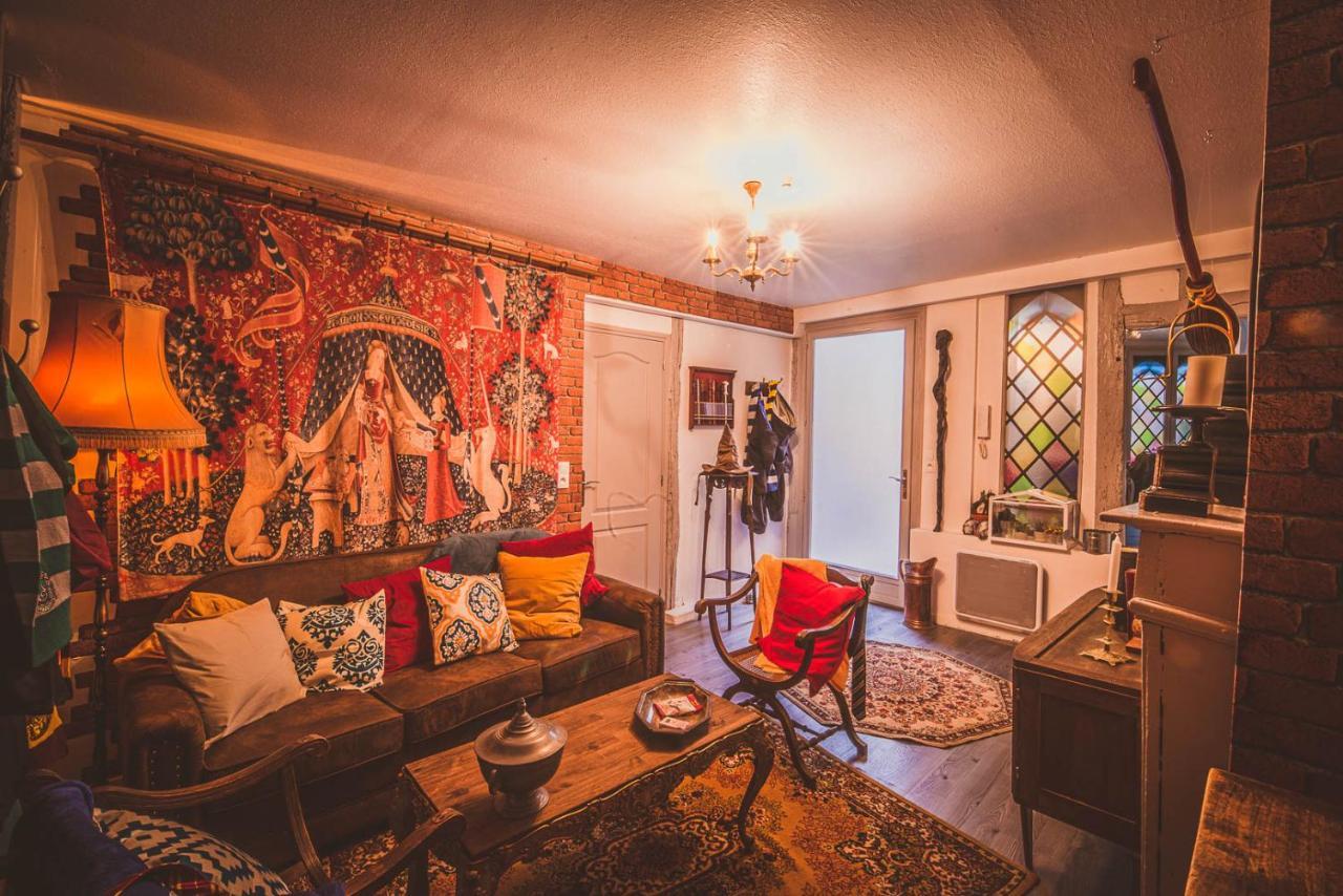 Repaire Du Sorcier Un Apartement Magique Troyes Eksteriør billede